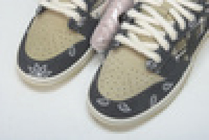 Travis Scott x Nike SB Dunk Low TS CT5053-001