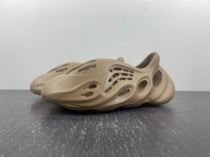 Yeezy Foam Runner “Flax” GV6842