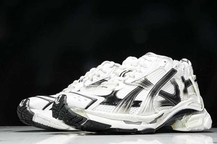 BLCG RUNNER  772774-WRUNG-9010