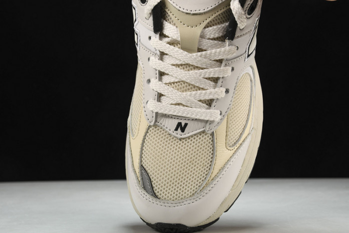 New Balance yeeshoes  ML2002RQ