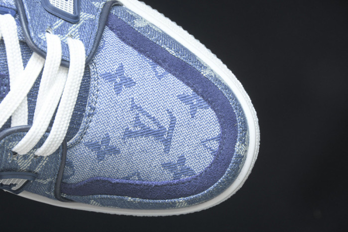 LV SNEAKER LOW YEE-010