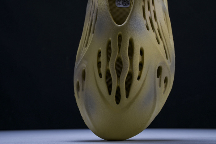 Yeezy Foam Runner  “Desert Sand” GV6843