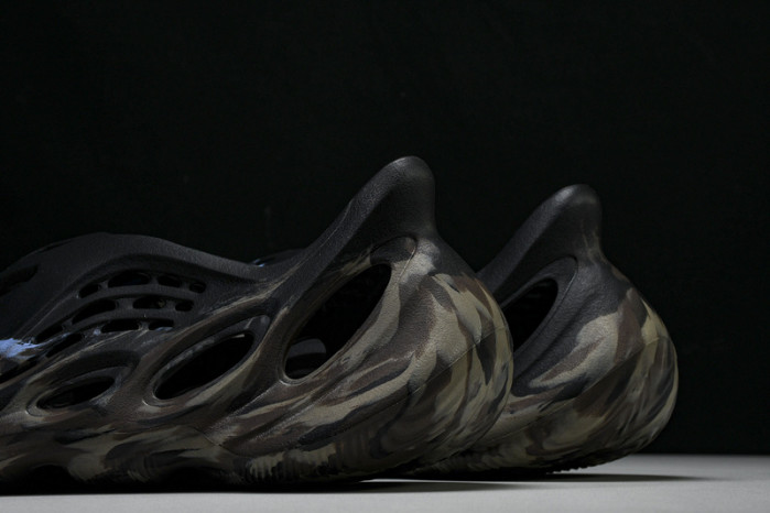 Yeezy Foam Runner  “MX CARDON"  lD4126