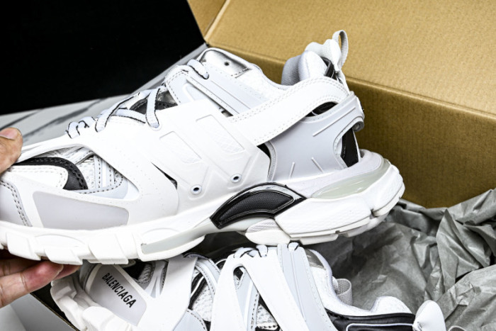 BLCG Track 3.0  W3AD39812