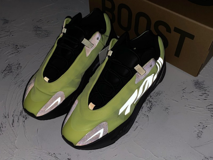 ADIDAS Yeezy Boost 700 MNVN Phosphor  FY3727