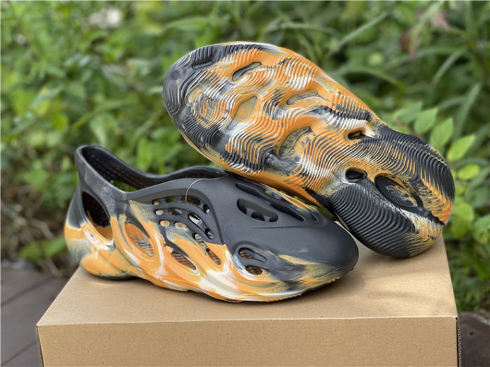 Adidas Yeezy Foam RNNR MXT Moon