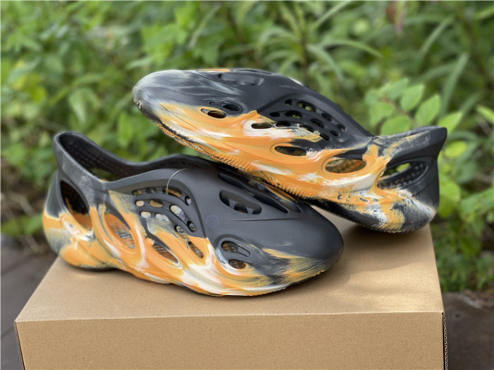 Adidas Yeezy Foam RNNR MXT Moon