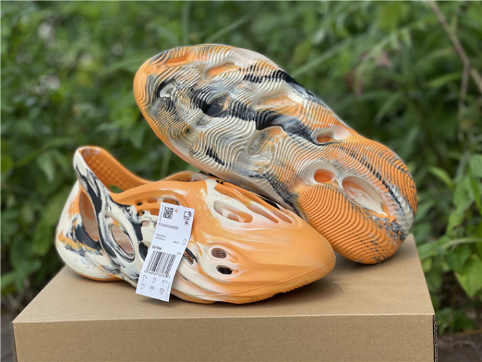 Adidas Yeezy Foam RNNR MXT Moon